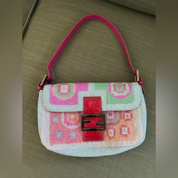 Colorful Patterned Shoulder Bag - Picture 10 of 11